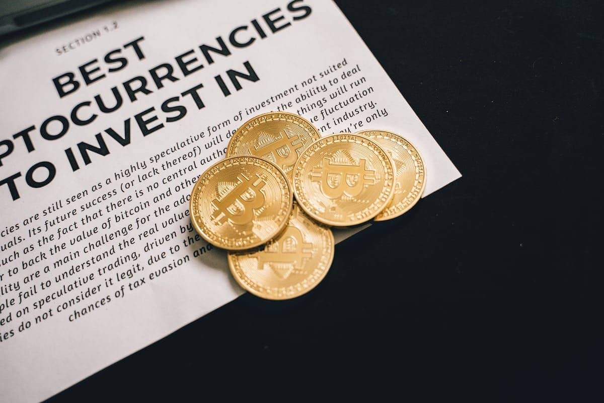 Explorer la frontière numérique : Cryptomonnaies et évasion fiscale, une plongée au cœur des enjeux, menaces et solutions possibles