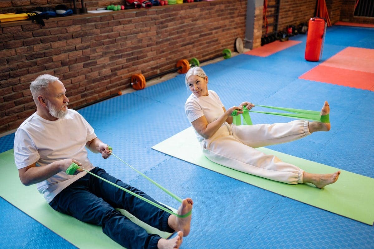 Stimuler son bien-être après 60 ans : Top des activités physiques pour seniors