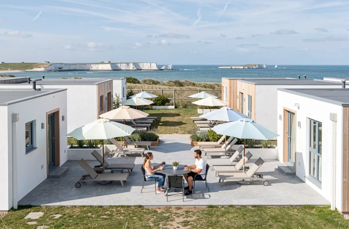 VVF Villages Côte d'Opale Sangatte avec cottages modernes et vue sur les falaises blanches